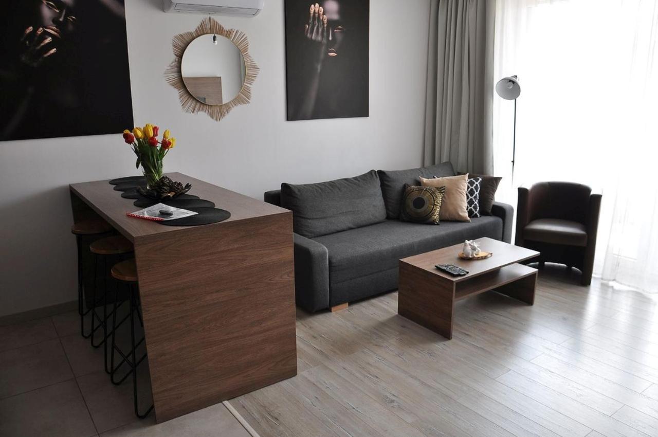 Q Apart Grand - Trzy Pokoje, Manufaktura, Klimatyzacja I Garaz Gratis, Netflix, Fv, Gwarancja Zadowolenia Lodz  Exterior photo