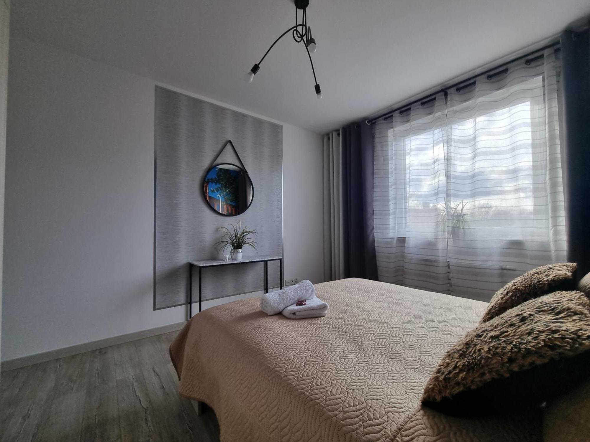 Q Apart Grand - Trzy Pokoje, Manufaktura, Klimatyzacja I Garaz Gratis, Netflix, Fv, Gwarancja Zadowolenia Lodz  Exterior photo