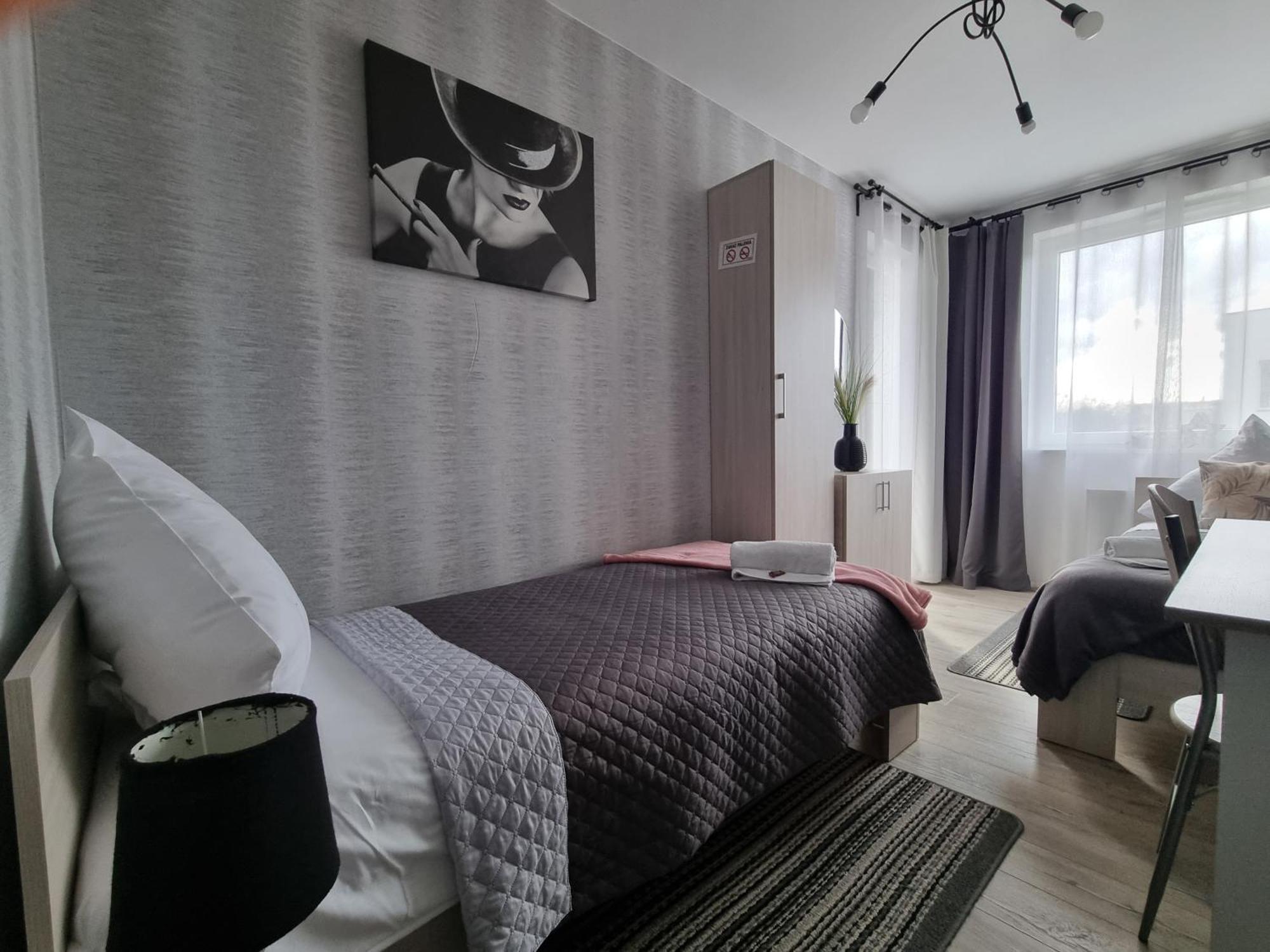 Q Apart Grand - Trzy Pokoje, Manufaktura, Klimatyzacja I Garaz Gratis, Netflix, Fv, Gwarancja Zadowolenia Lodz  Exterior photo