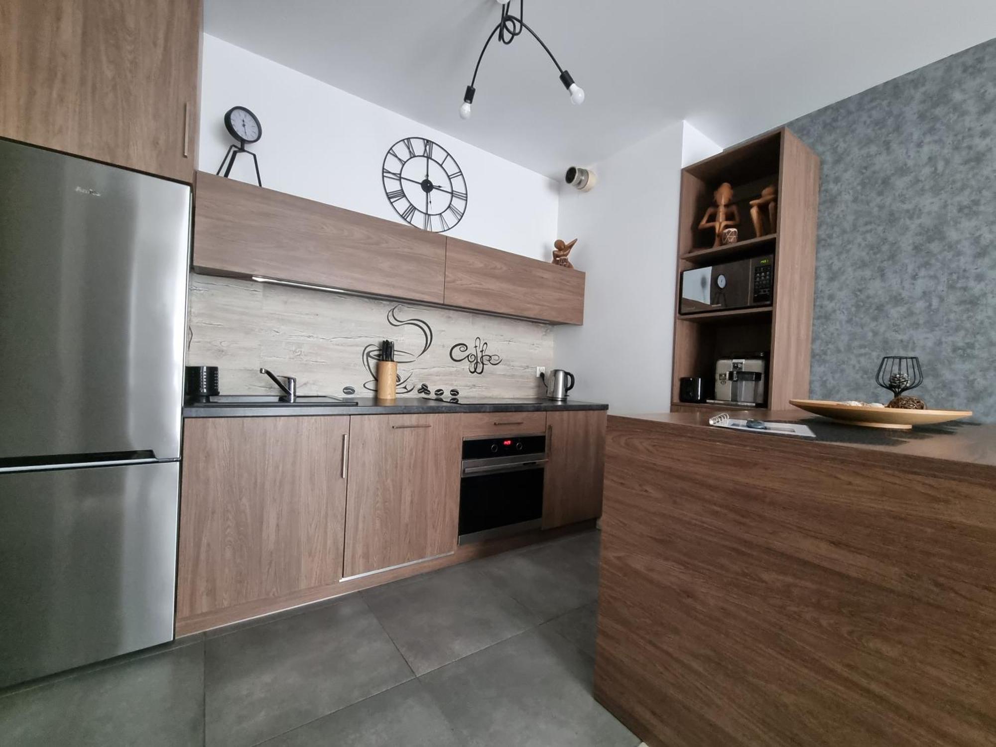 Q Apart Grand - Trzy Pokoje, Manufaktura, Klimatyzacja I Garaz Gratis, Netflix, Fv, Gwarancja Zadowolenia Lodz  Exterior photo