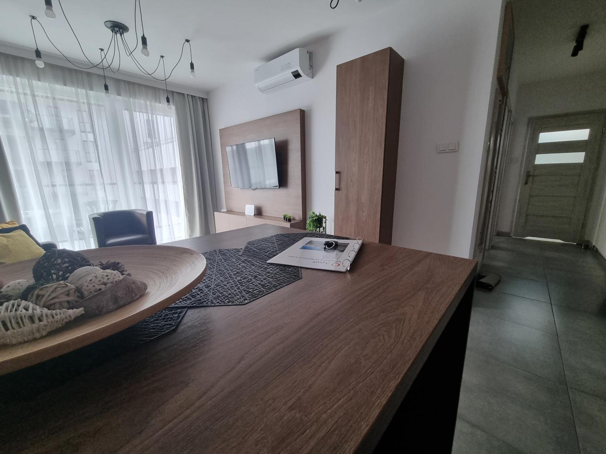 Q Apart Grand - Trzy Pokoje, Manufaktura, Klimatyzacja I Garaz Gratis, Netflix, Fv, Gwarancja Zadowolenia Lodz  Exterior photo