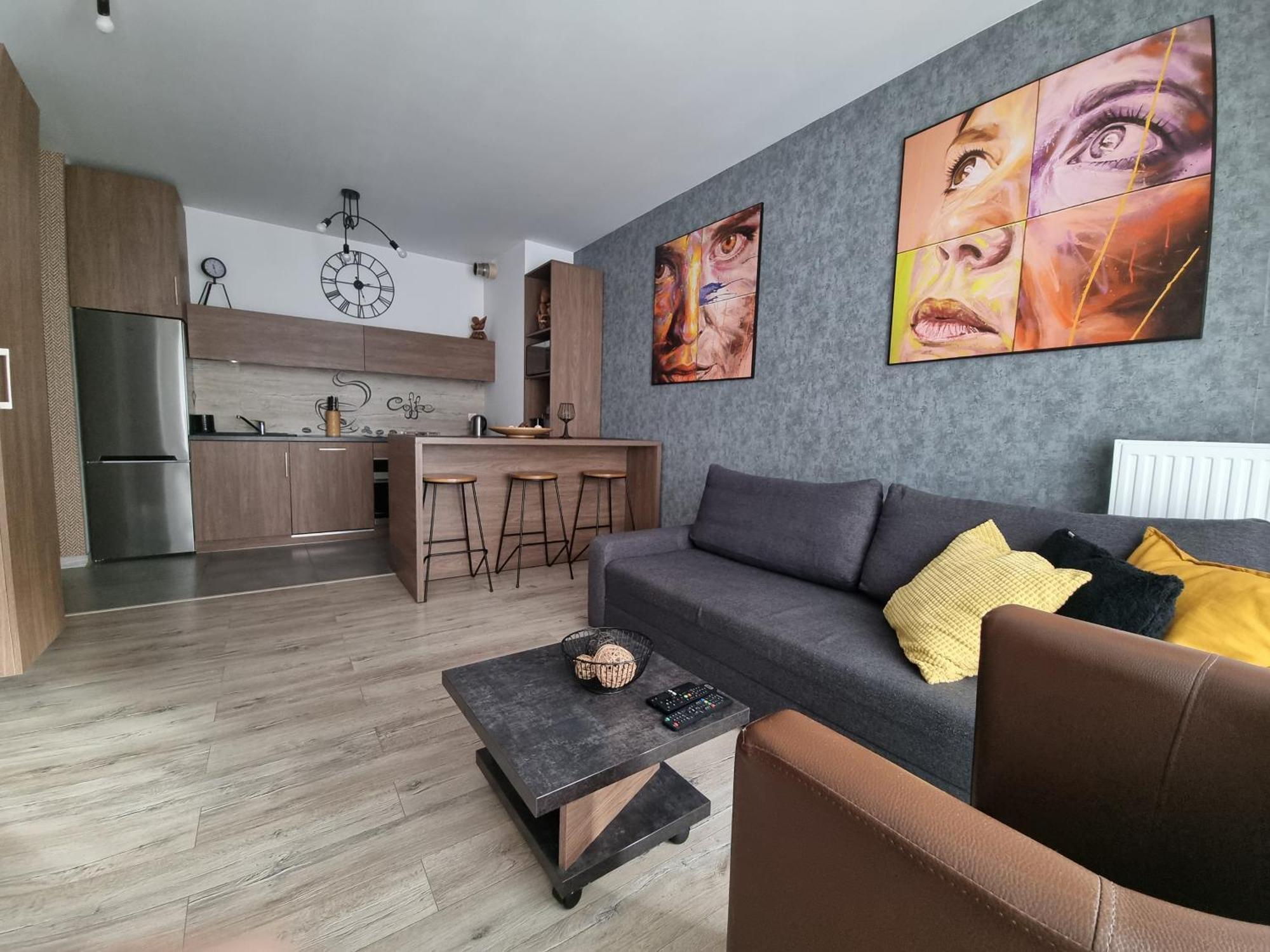 Q Apart Grand - Trzy Pokoje, Manufaktura, Klimatyzacja I Garaz Gratis, Netflix, Fv, Gwarancja Zadowolenia Lodz  Exterior photo