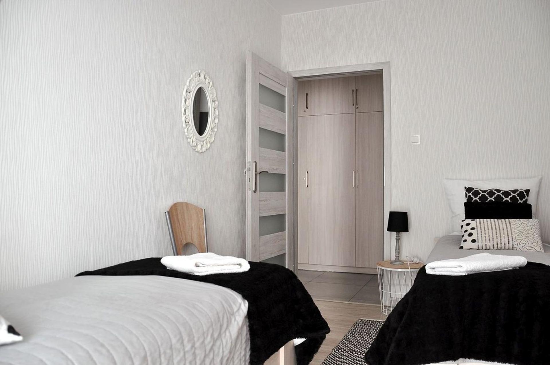 Q Apart Grand - Trzy Pokoje, Manufaktura, Klimatyzacja I Garaz Gratis, Netflix, Fv, Gwarancja Zadowolenia Lodz  Exterior photo